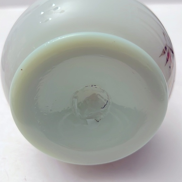 British Stourbridge Glass Pink Cased Crimped Vase Decorated Bird & Flower c.1880 - Picture 5 of 8